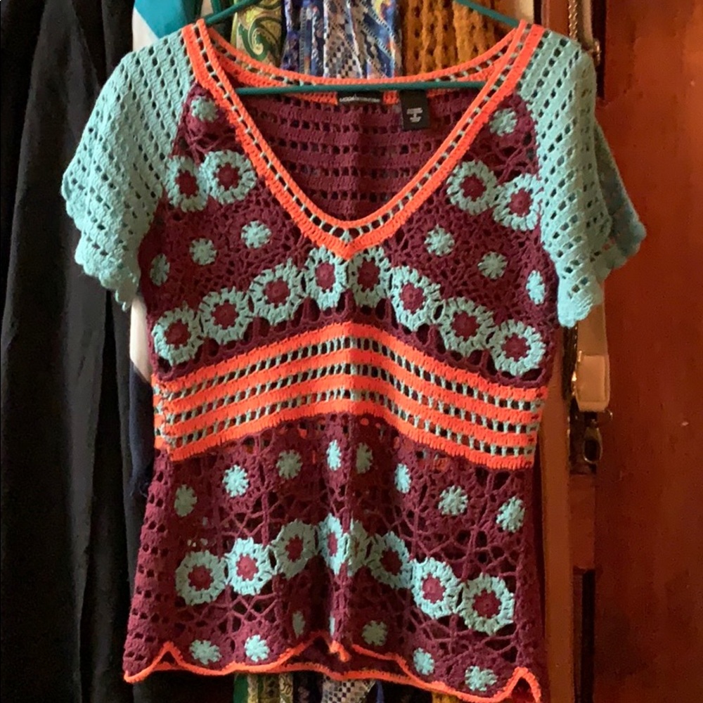 Moda international crocheted short sleeve sweater